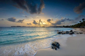 Amazing Views Ocean Front Sapphire Village, Charlotte Amalie